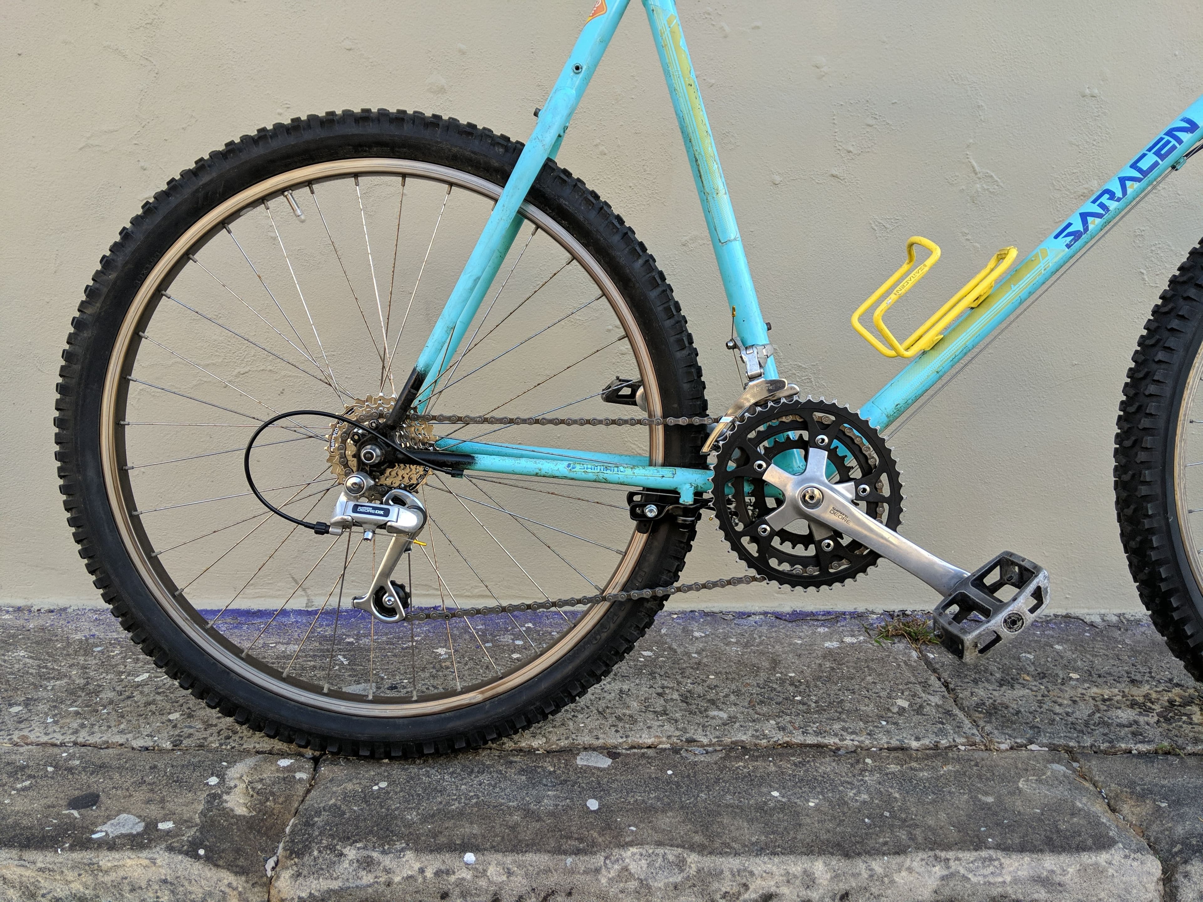saracen retro mountain bike