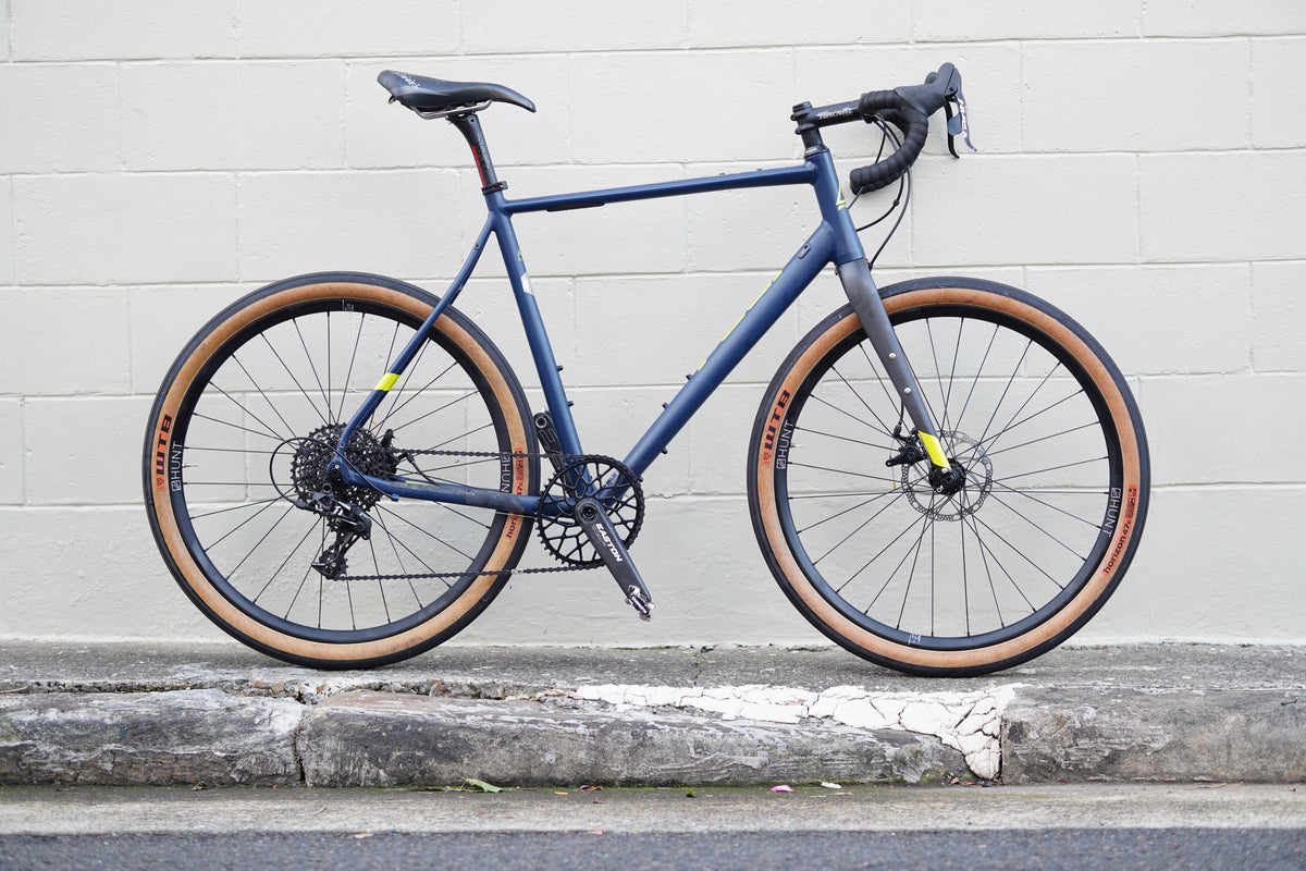 Fuji Jari Gravel Bike (L)