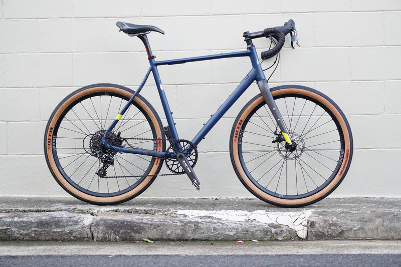 Fuji Jari Gravel Bike (L)
