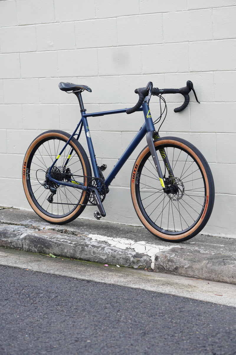 Fuji Jari Gravel Bike (L)
