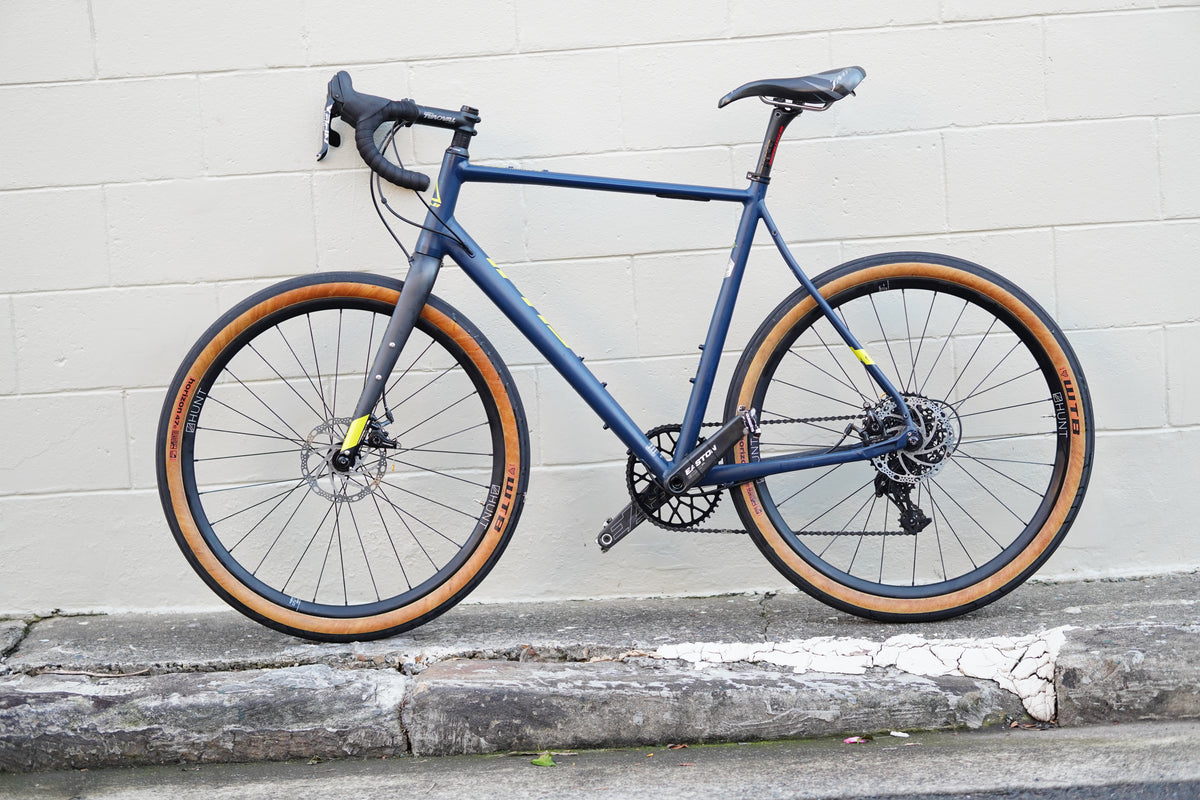 Fuji Jari Gravel Bike (L)