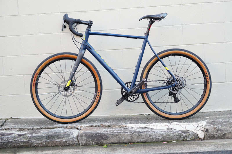 Fuji Jari Gravel Bike (L)